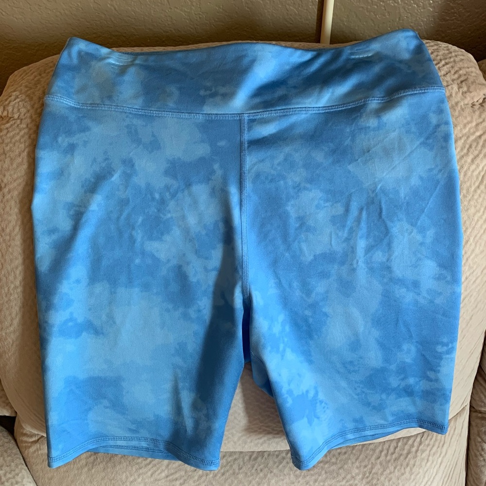 AE X Tackma Women’s Bike Shorts Size Large